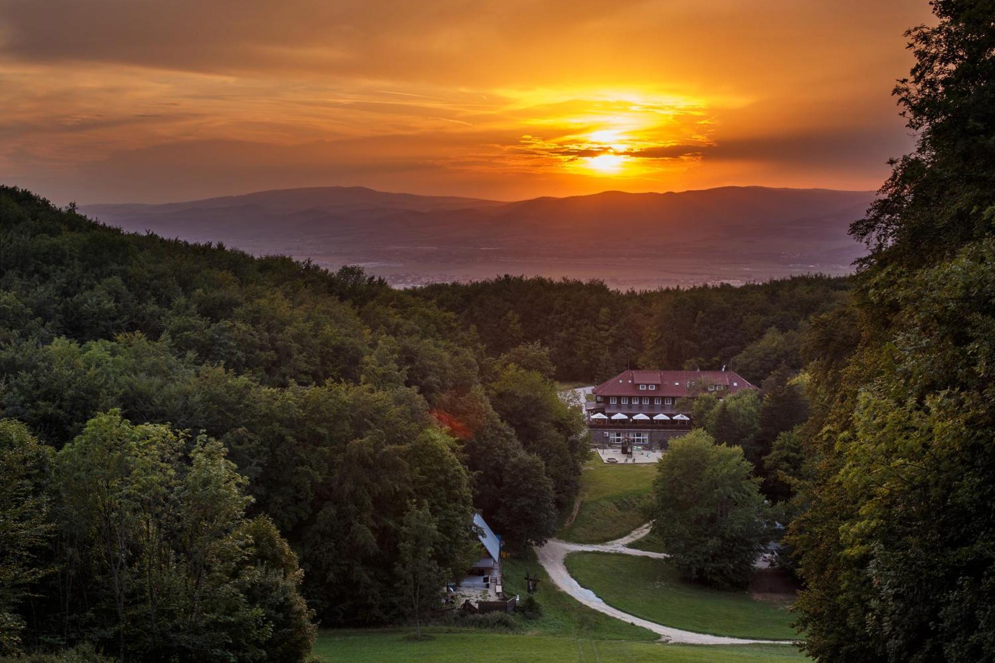 Chata Pod Ostrym Vrchom Hotel Soblahov Luaran gambar